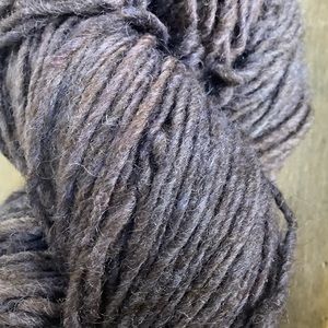 Hand dyed worsted weight skein 100% wool